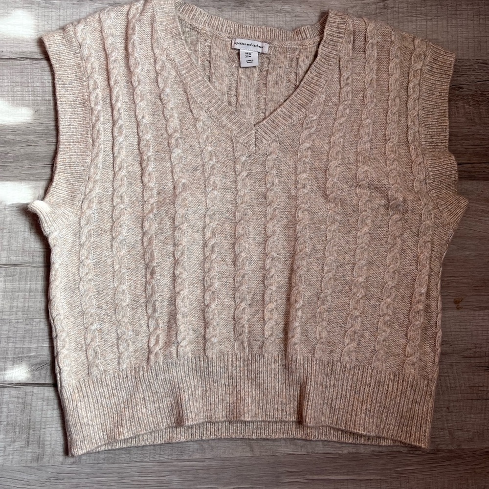 Cashmere sweater vest